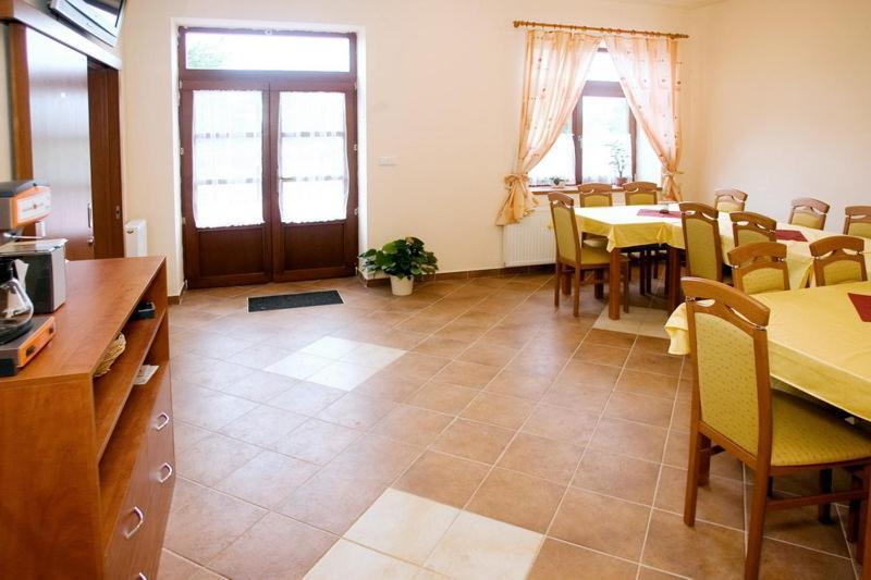 Pension Smetanuv Statek Hradec Králové Extérieur photo